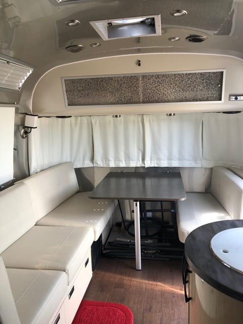 2017 Airstream Flying Cloud 23' Towable trailer in San Francisco