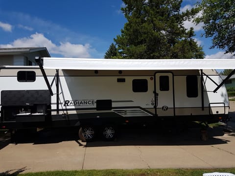 Immaculate Family Trailer with awning and outdoor kitchen for maximum enjoyment of outdoor space