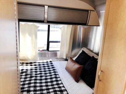 “Moonwalk” Adorable Airstream, Fully Loaded Towable trailer in Scotts Valley