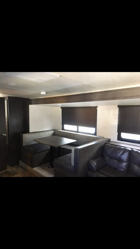 Salem Cruise Lite 282QBXL #1 Towable trailer in Arroyo Grande