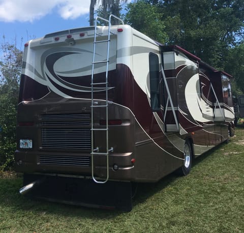 2008 Yellowstone Gulf Stream Motor Home Véhicule routier in Highland City