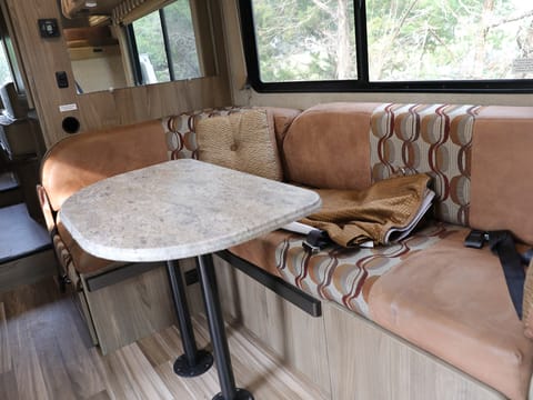 2016 Coachmen Freelander 21RS San Antonio Drivable vehicle in San Antonio