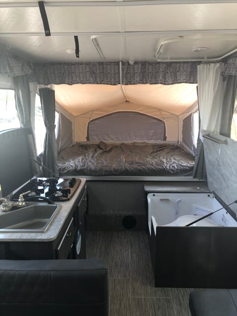 Flagstaff 228 BHSE Towable trailer in Golden