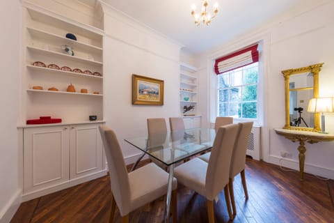 Safe Harbour Apartment in City of Westminster