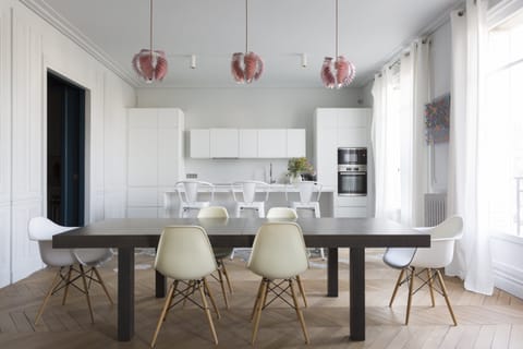 Avenue de Malakoff Apartment in Paris