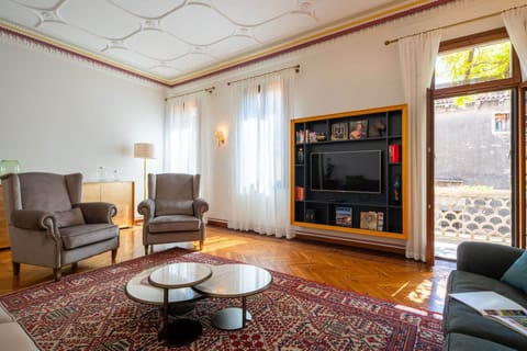 Venetian Gondola Apartment in Venice