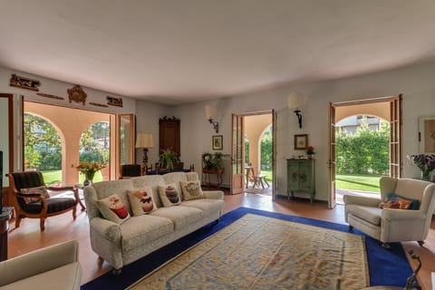 A Lucca Odyssey Apartment in Forte dei Marmi