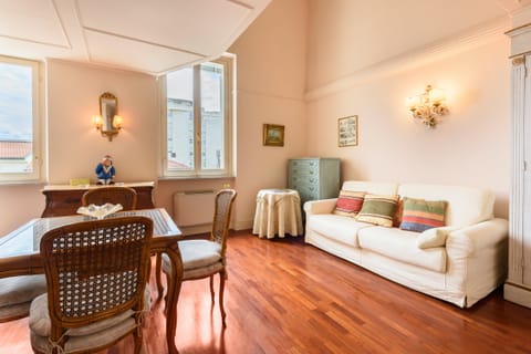 Dolce Luna Apartment in Viareggio