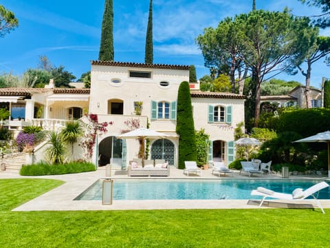 Orange & Cream Apartment in Mougins