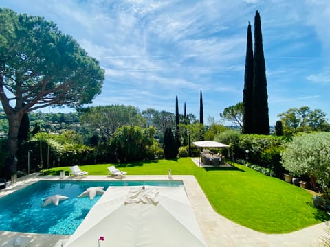 Orange & Cream Apartment in Mougins