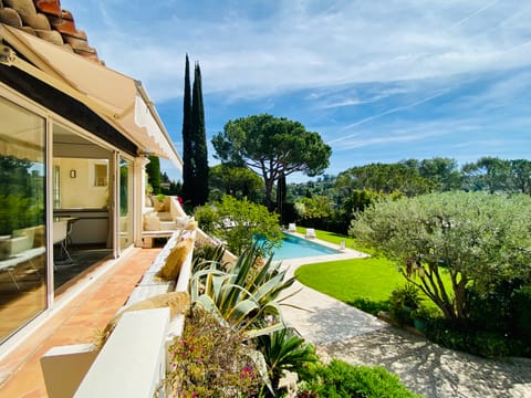 Orange & Cream Apartment in Mougins