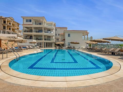 Shimmering Sands Apartment in Paphos