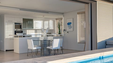 Beach Haven Luxury apartment in Camps Bay