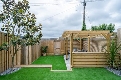 Surf the Wave House in Newquay