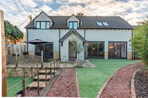 The River Retreat Apartment in West Oxfordshire District