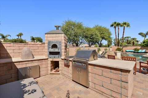 A Palm Tree View Apartment in La Quinta