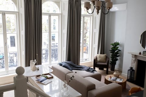 Knightsbridge Modern Apartment in City of Westminster