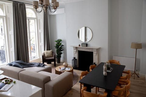 Knightsbridge Modern Apartment in City of Westminster