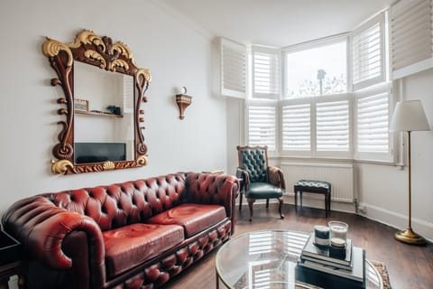 A Gilded Age Apartment in London Borough of Camden