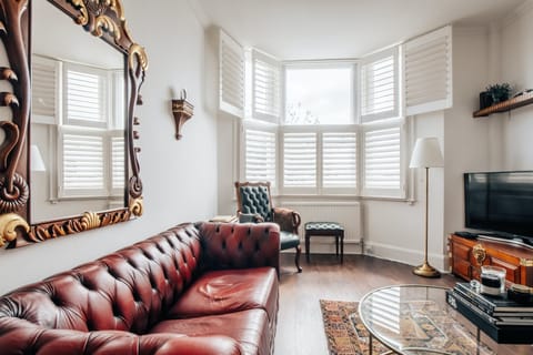 A Gilded Age Apartment in London Borough of Camden