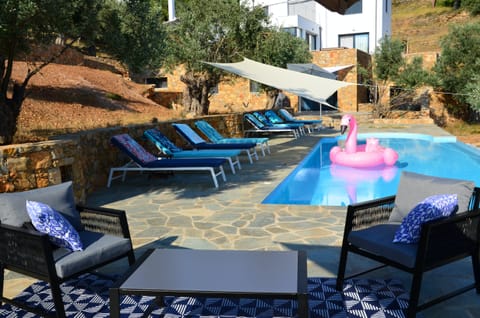 Pine Grove Haven Apartment in Sporades, Greece