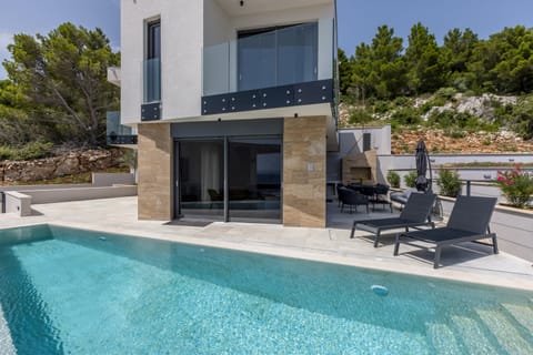 Elegant Waves Villa in Dubrovnik-Neretva County