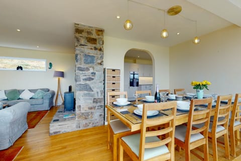 Comes in Waves Apartment in Woolacombe