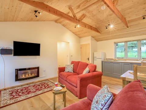 A Lakeside Serenity Cabin in West Somerset District