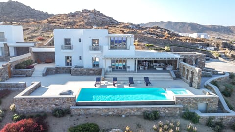 Blue Moon Blossom Apartment in Mykonos, Mikonos 846 00, Greece