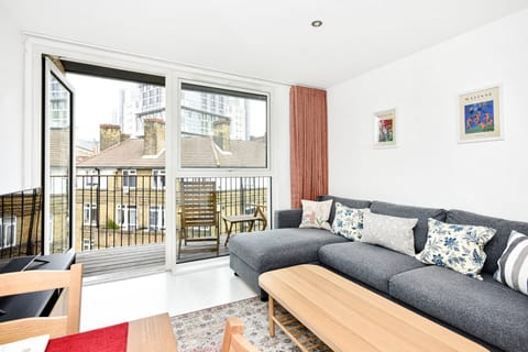 Chalk & Brick Apartment in London Borough of Southwark