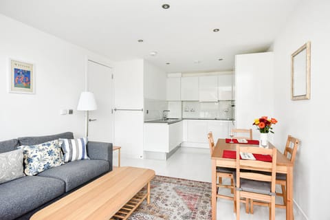 Chalk & Brick Apartment in London Borough of Southwark