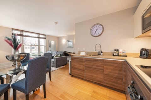 Putney Pride Apartment in London