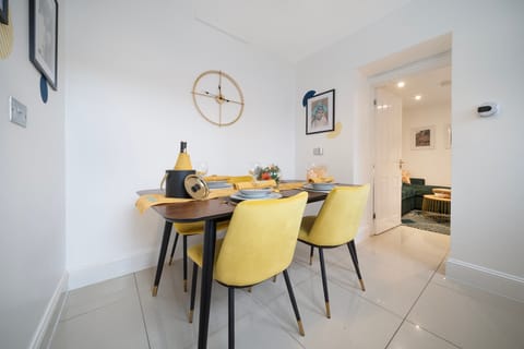 Gloucester Gem Apartment in Gloucester