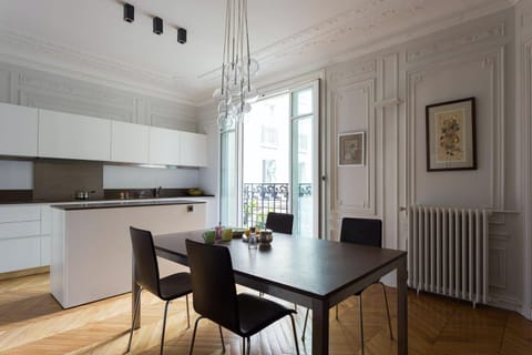 Rue Pétrarque II Apartment in Paris