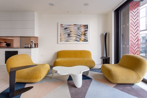 Yellow Pebble Apartment in City of Westminster