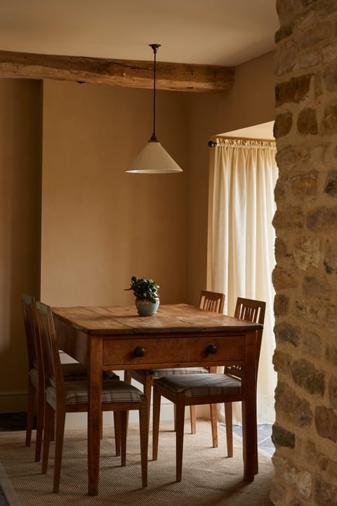 Harvest Season Cabin in West Oxfordshire District