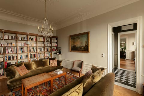 Rue des Feuillantines Apartment in Paris