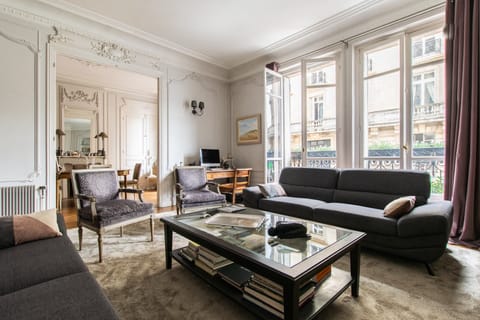 Trocadéro Sophistication Apartment in Paris