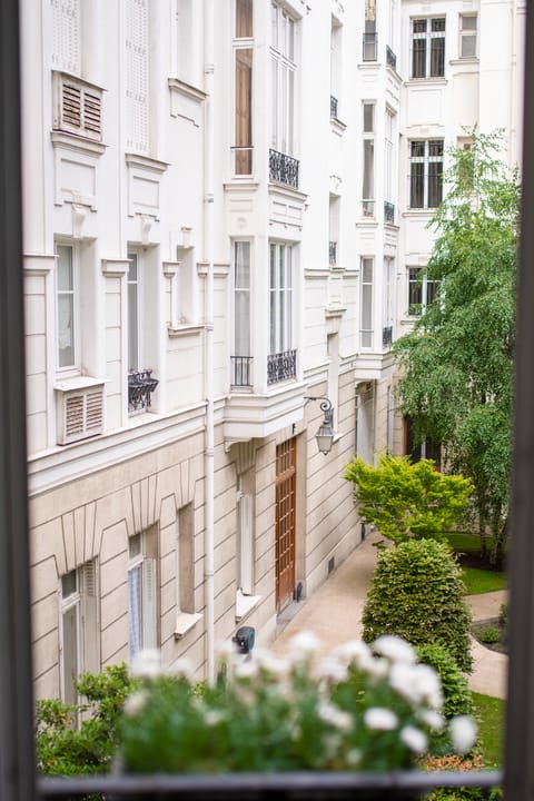 Trocadéro Sophistication Apartment in Paris