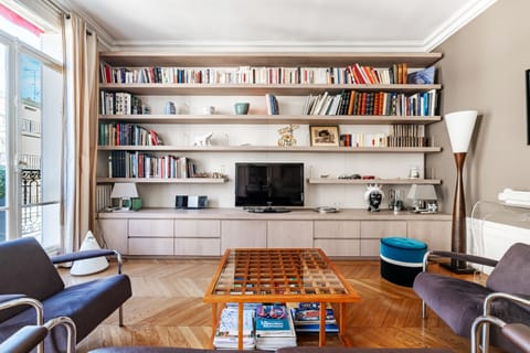 Parisian Passion Apartment in Paris