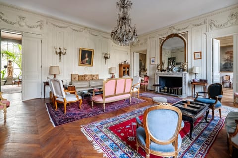 Sophisticated in Paris Apartment in Paris