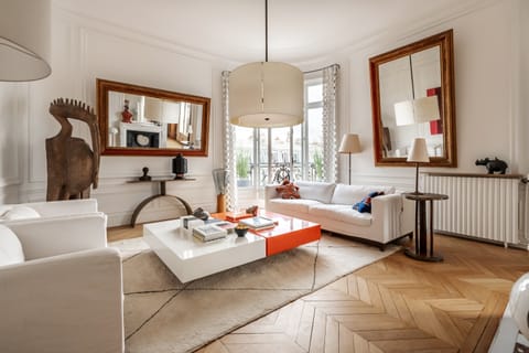 Avenue Of Lights Apartment in Paris