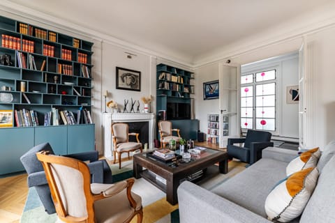 Sweet Simplicity Apartment in Paris