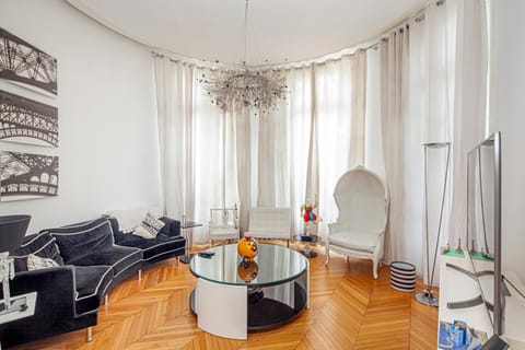 The French Fancy Apartment in Paris