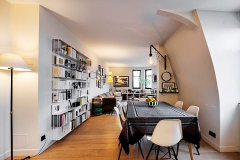 Monceau Chic Apartment in Paris