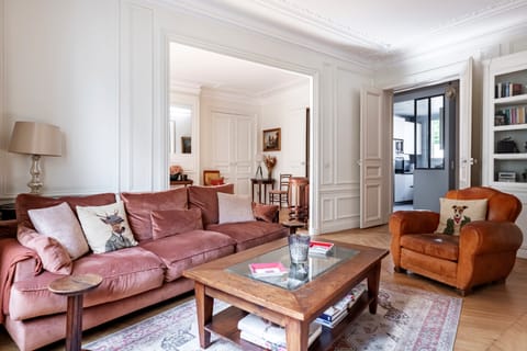 The Dream of Life Apartment in Paris