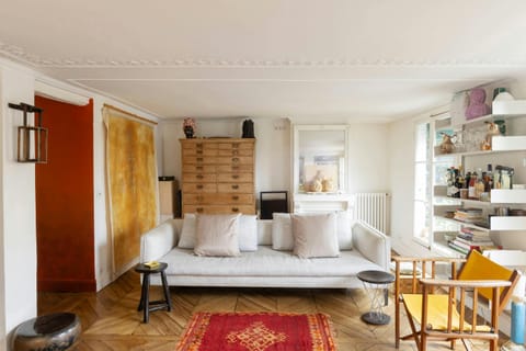 Rue de Champagny Apartment in Paris