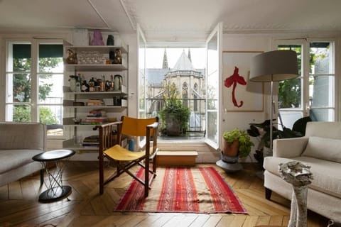 Rue de Champagny Apartment in Paris