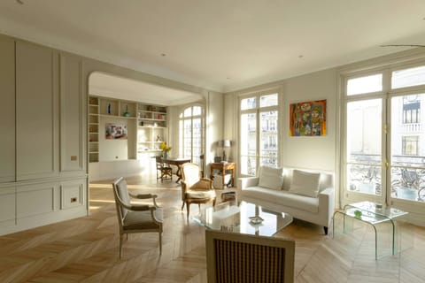Avenue Niel One Apartment in Paris