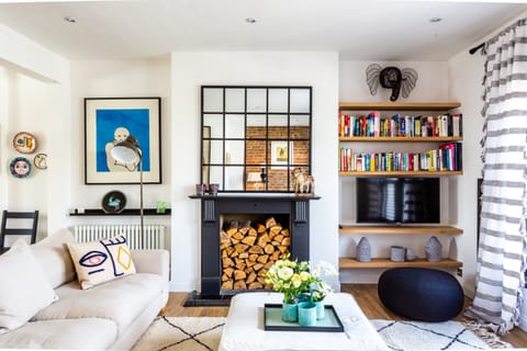 Brackenbury & Brick Apartment in London